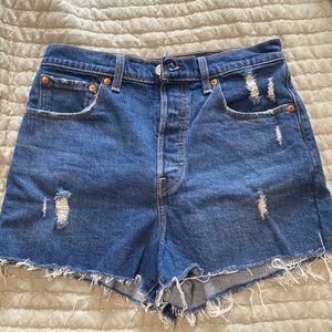 Levi’s dark blue Jean shorts high-rise